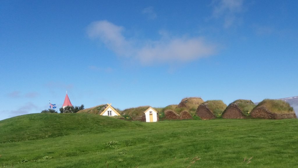 草葺き屋根のアイスランド